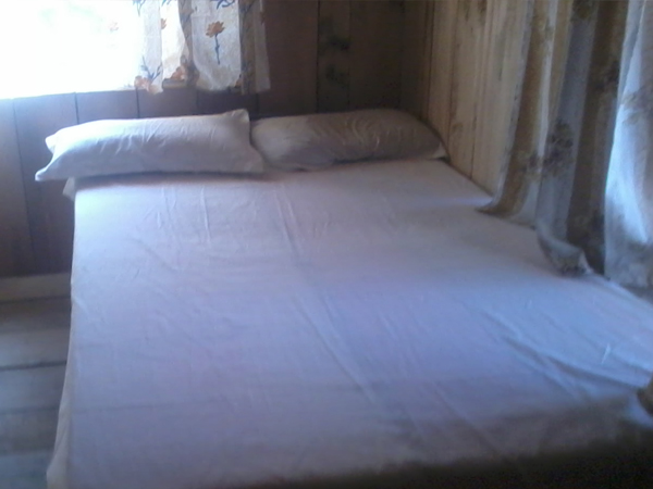 Single bed room